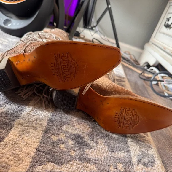 Corral NWT Corral Shimmering Crystal Fringe Western Boots - Picture 8 of 11